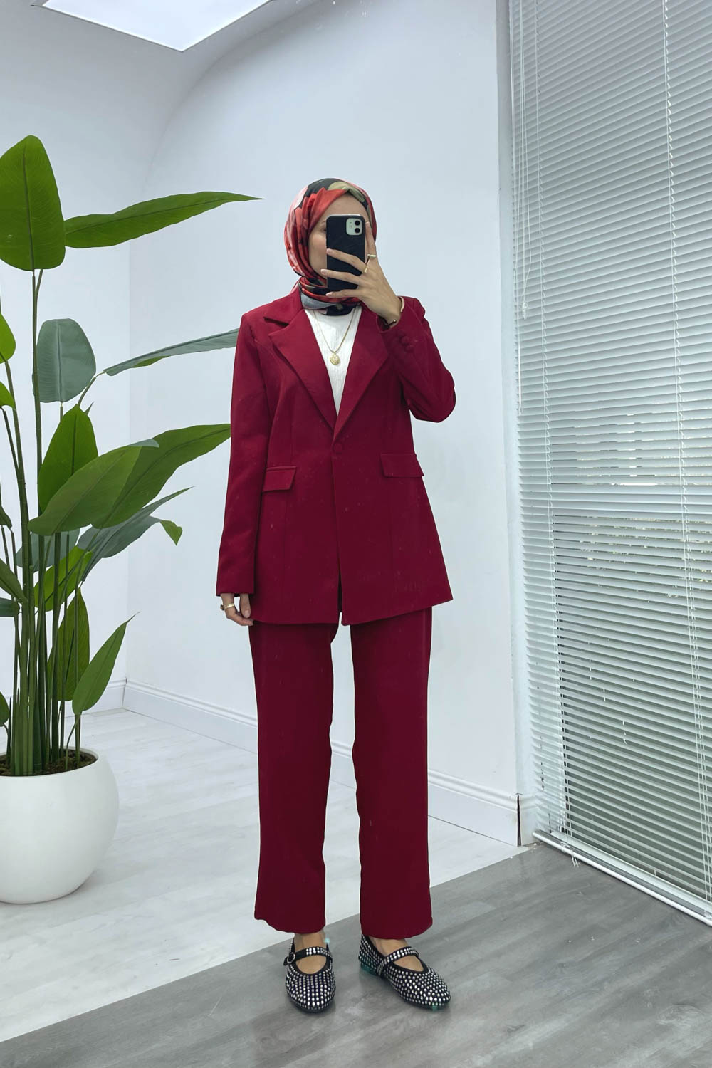 KOLLARI KAPALI DÜĞME DETAYLI  BLAZER  CEKET TAKIM
