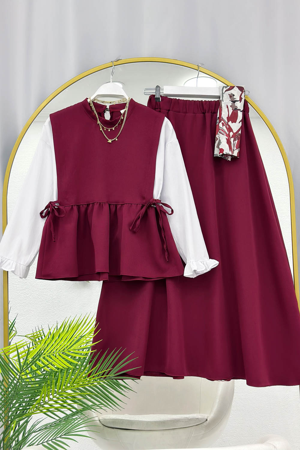 KOLLARI FIRFIRLI ETEKLİ KADIN TAKIM