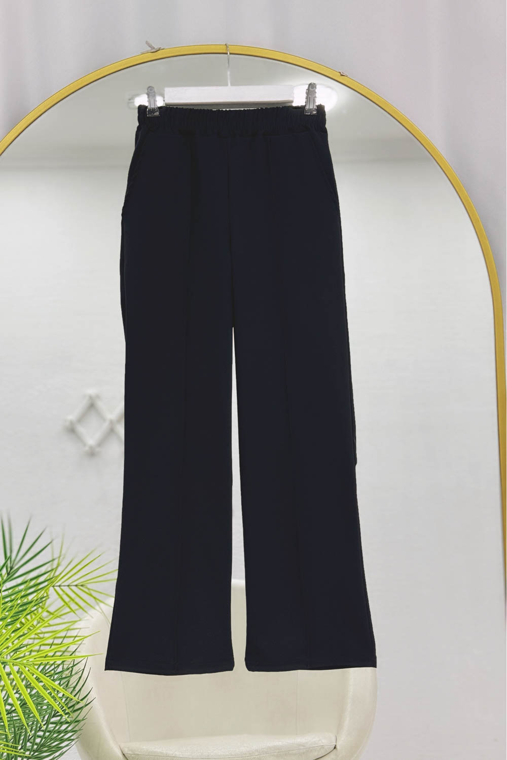 ÖNÜ DİKİŞ GEÇİŞLİ PANTOLON