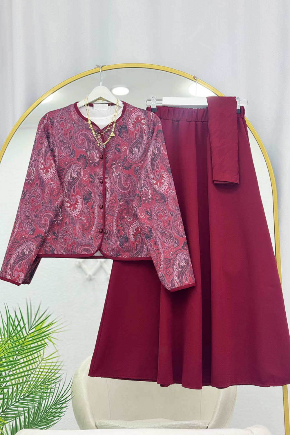 RENK GEÇİŞLİ ÖNÜ DÜĞMELİ ETEKLİ  TAKIM