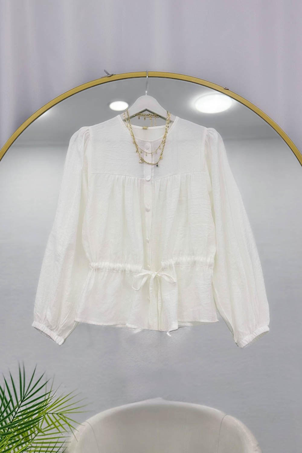 BELDEN BÜZGÜLÜ ÖNÜ DÜĞMELİ GÖMLEK