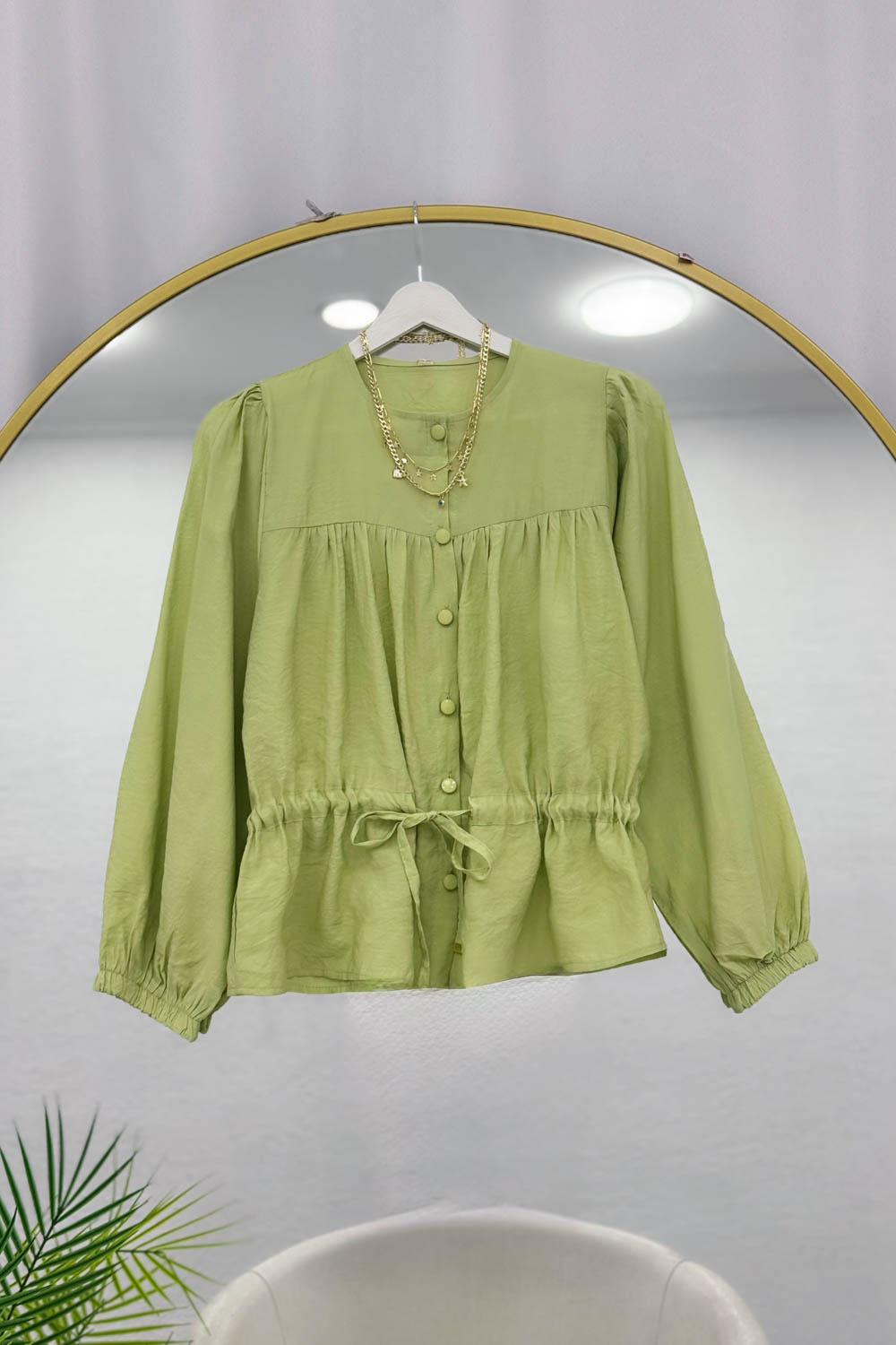 BELDEN BÜZGÜLÜ ÖNÜ DÜĞMELİ GÖMLEK