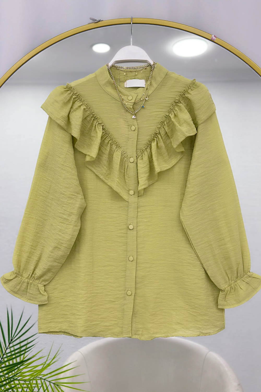 DÜĞME DETAYLI FIRFIRLI GÖMLEK