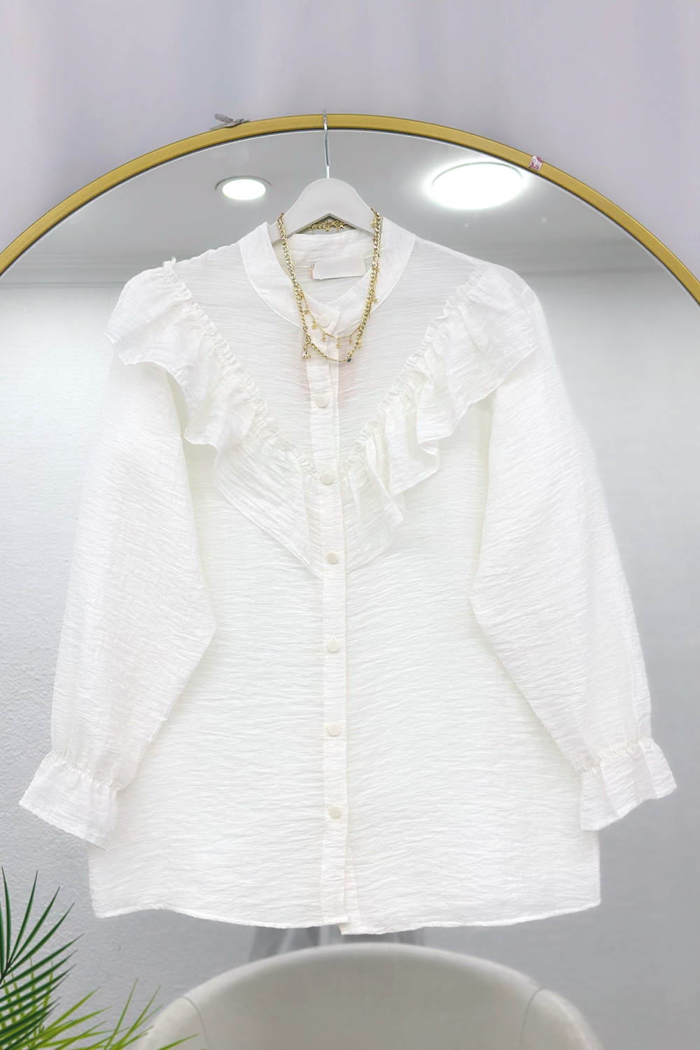 DÜĞME DETAYLI FIRFIRLI GÖMLEK