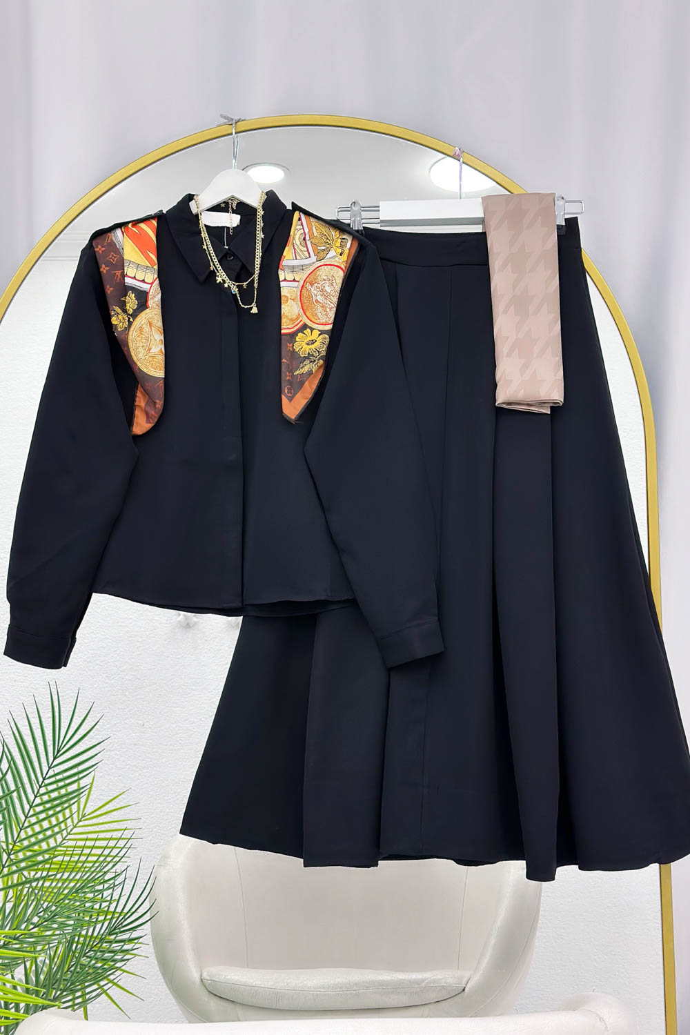 OMUZU FULAR DETAYLI ETEKLİ TAKIM