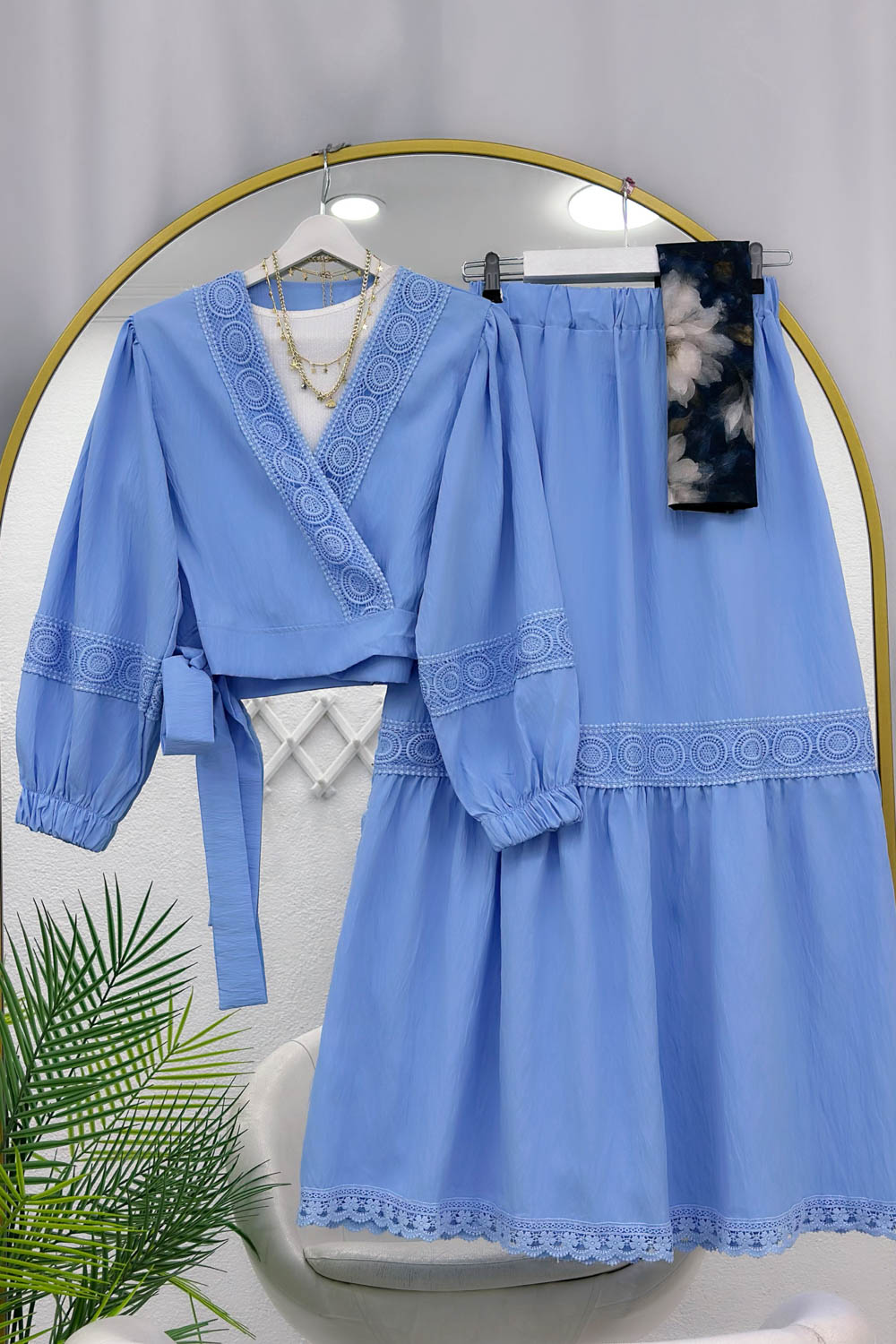 GÜPÜRLÜ BELDEN BAĞLAMALI ETEKLİ TAKIM