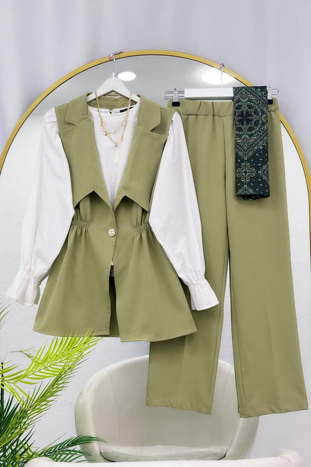 KREP KUMAŞ DÜĞMELİ YELEKLİ KADIN  PANTOLON TAKIM