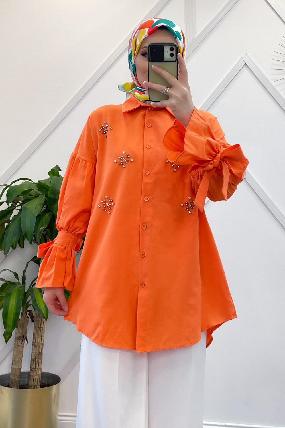 KOLLARI BAĞLAMALI TAŞLI GÖMLEK