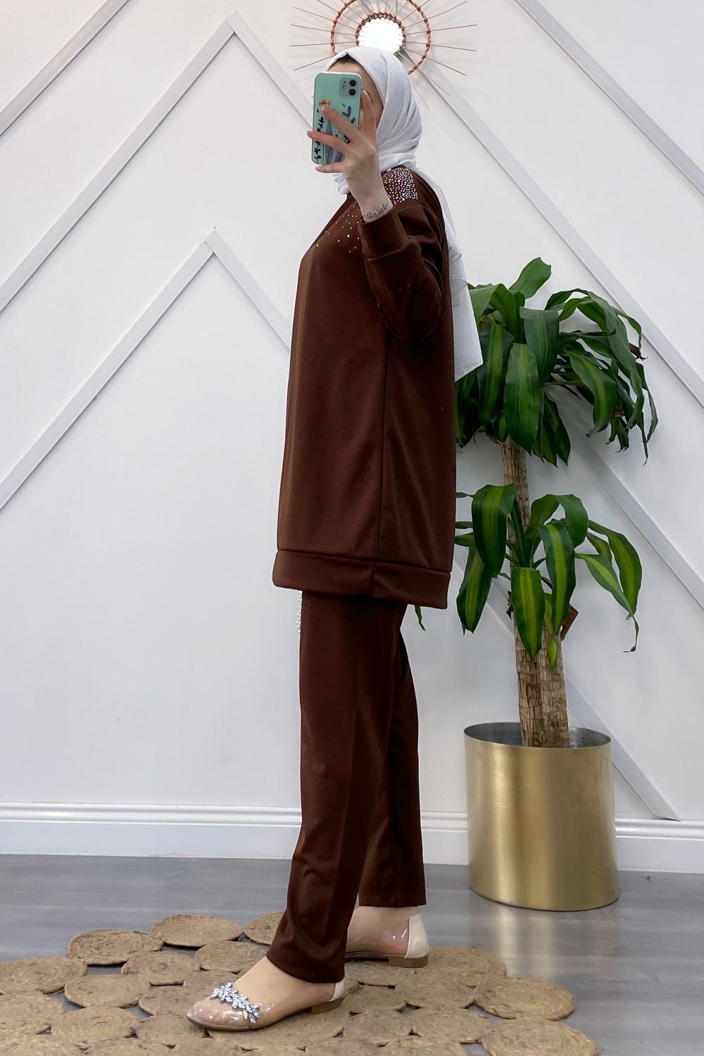 OMUZU TAŞ DETAYLI SPOR  TAKIM