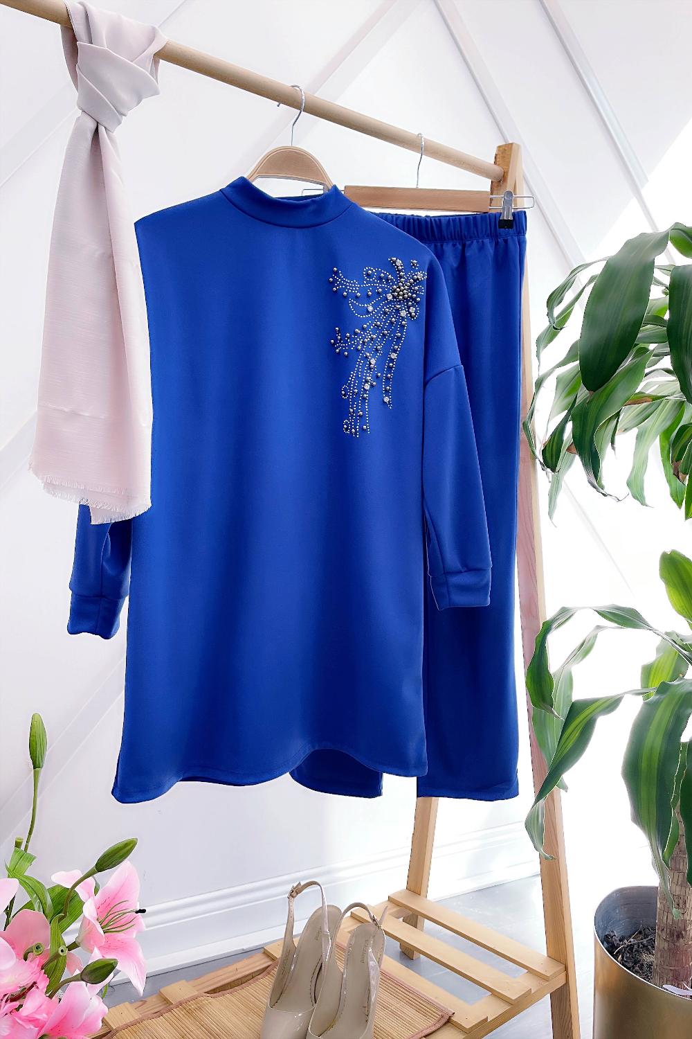 OMUZDAN BONCUK DETAYLI KREP TAKIM