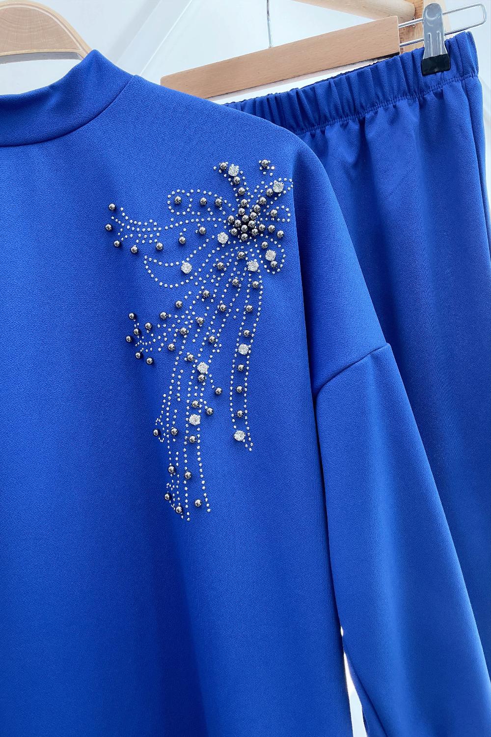 OMUZDAN BONCUK DETAYLI KREP TAKIM