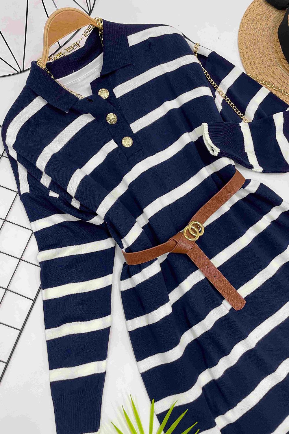 ÇİZGİLİ GOLD DÜGMELİ ELBİSE