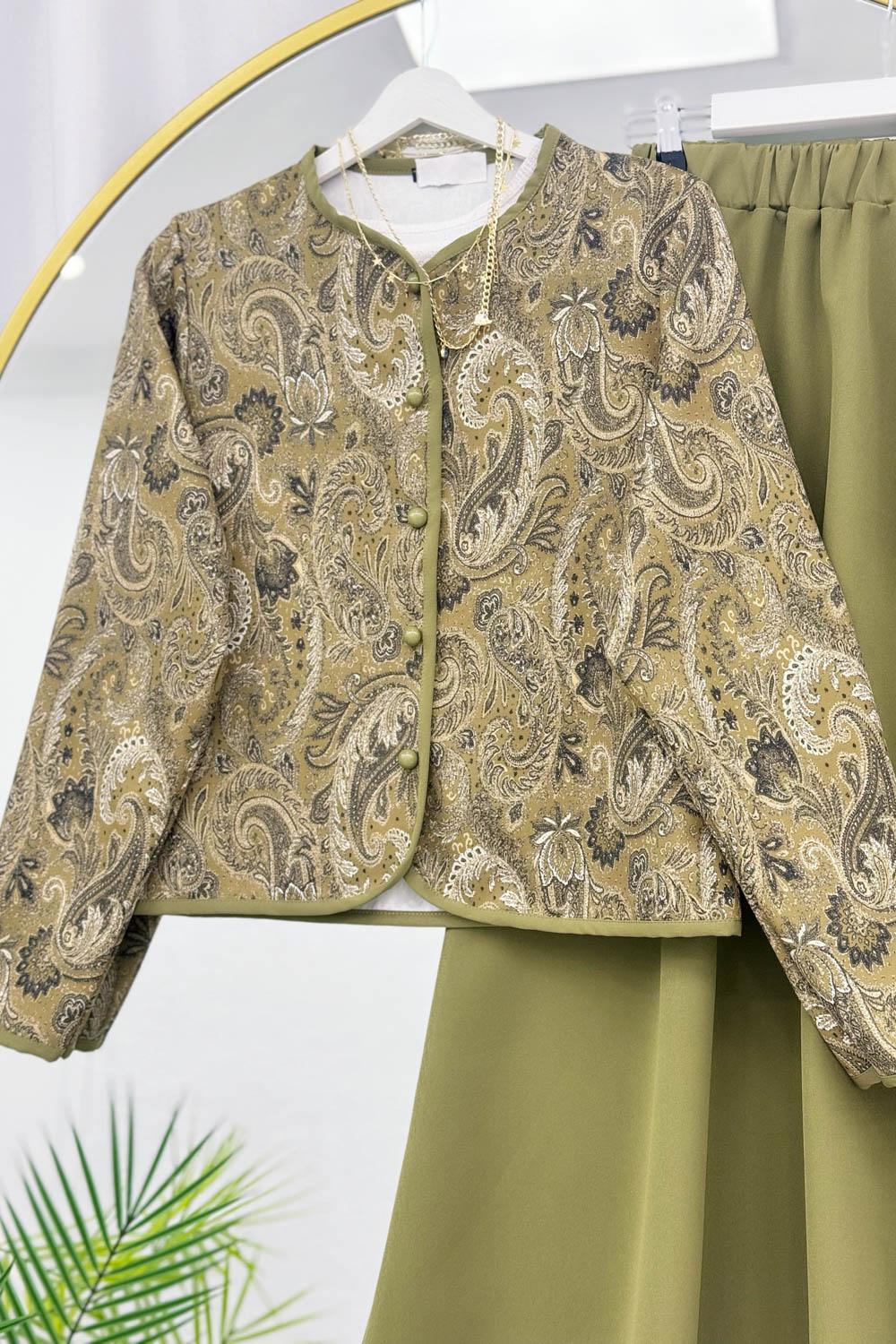 RENK GEÇİŞLİ ÖNÜ DÜĞMELİ ETEKLİ  TAKIM