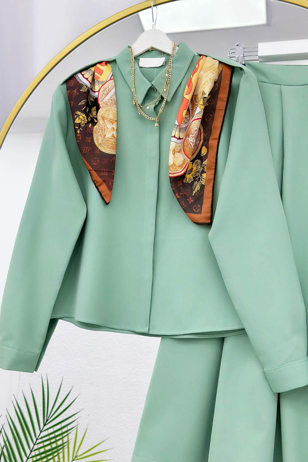 OMUZU FULAR DETAYLI ETEKLİ TAKIM