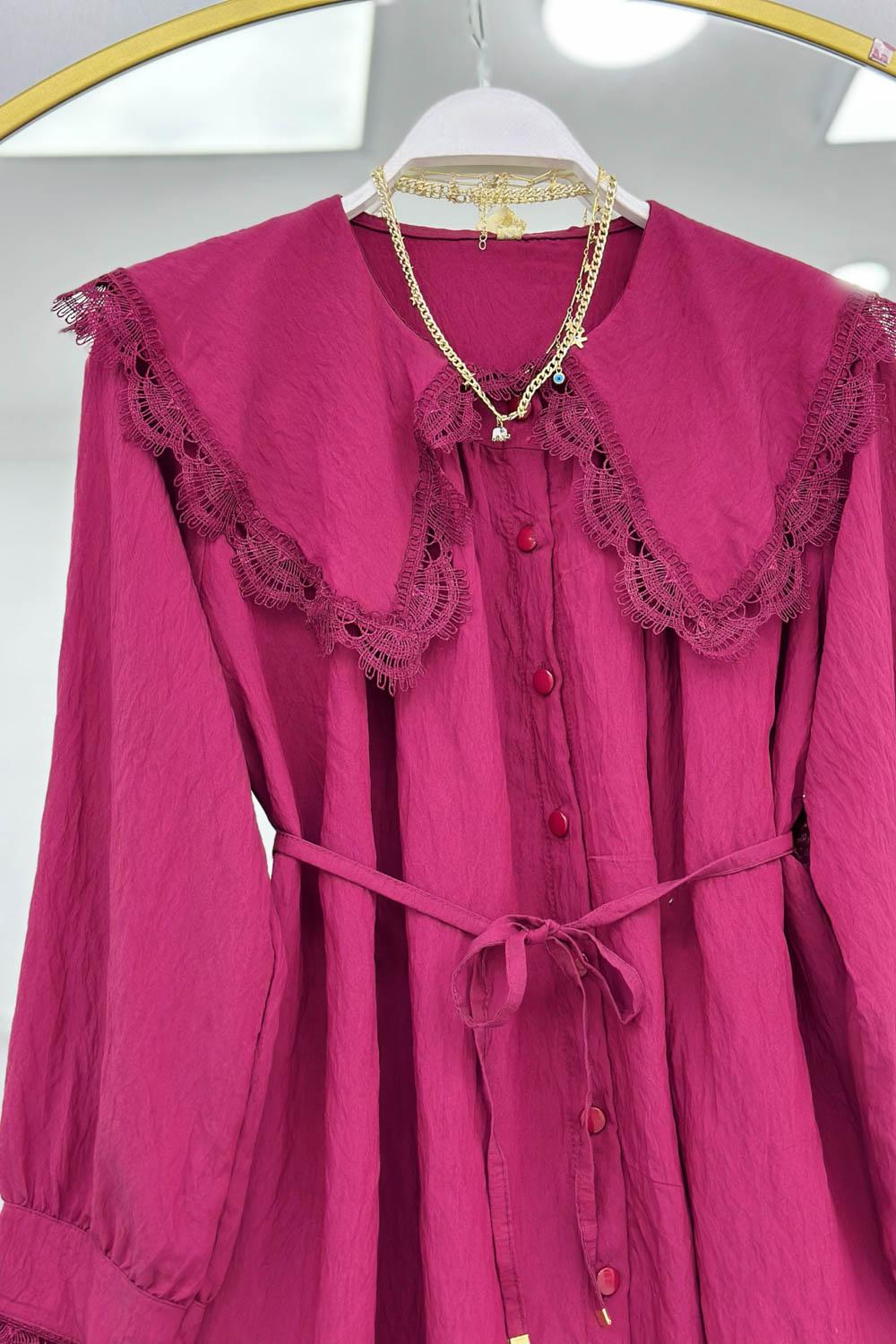 YAKASI DANTEL İŞLEMELİ GÖMLEK