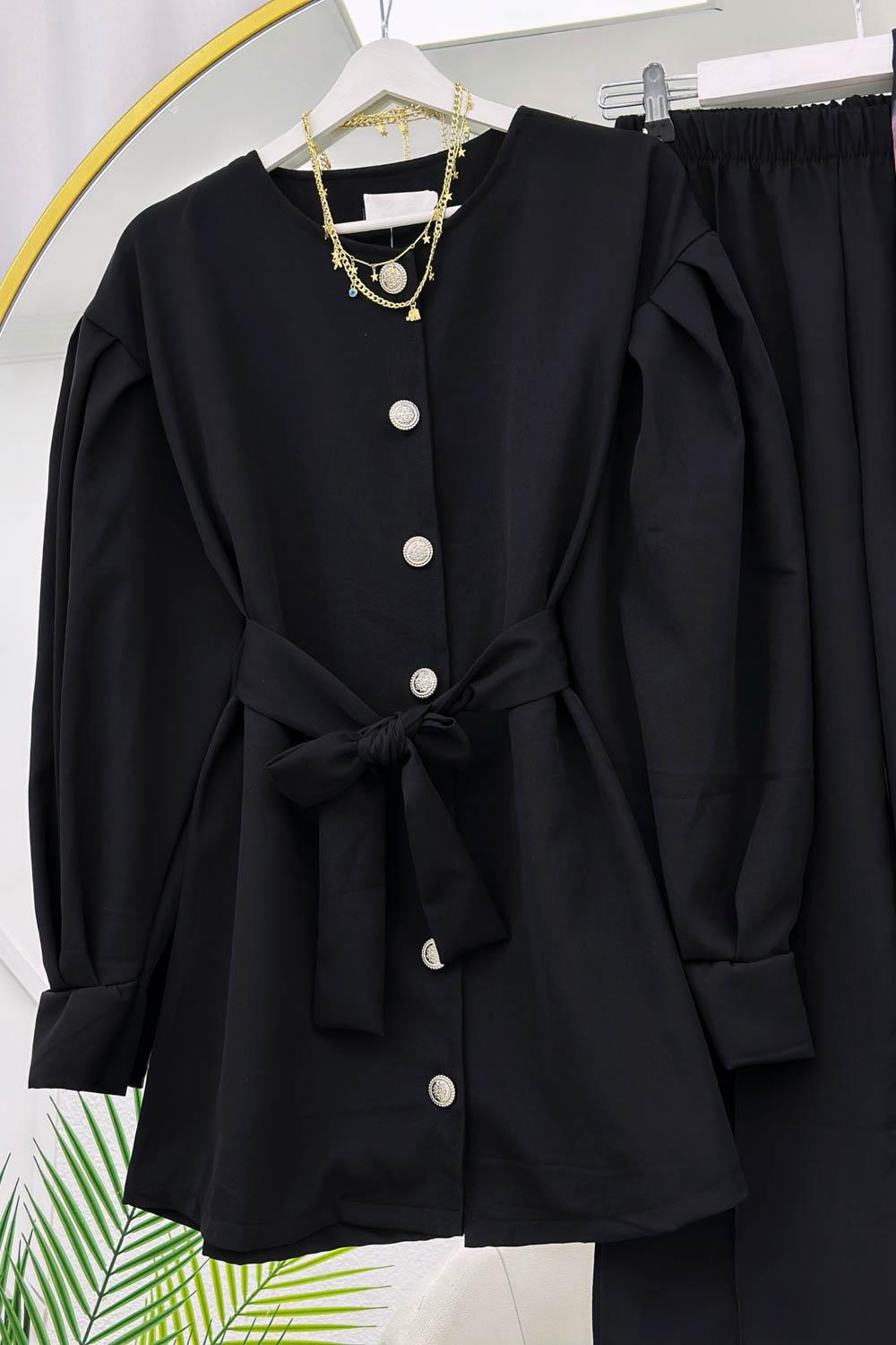 ÖNÜ DÜĞMELİ KUŞAKLI KREP TAKIM