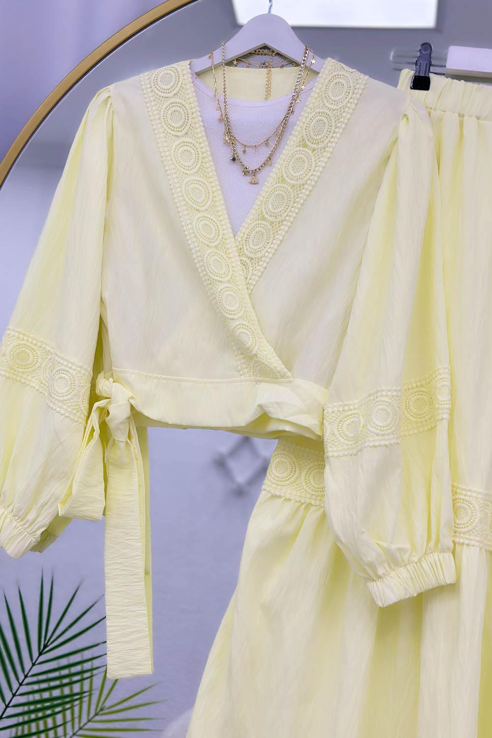 GÜPÜRLÜ BELDEN BAĞLAMALI ETEKLİ TAKIM