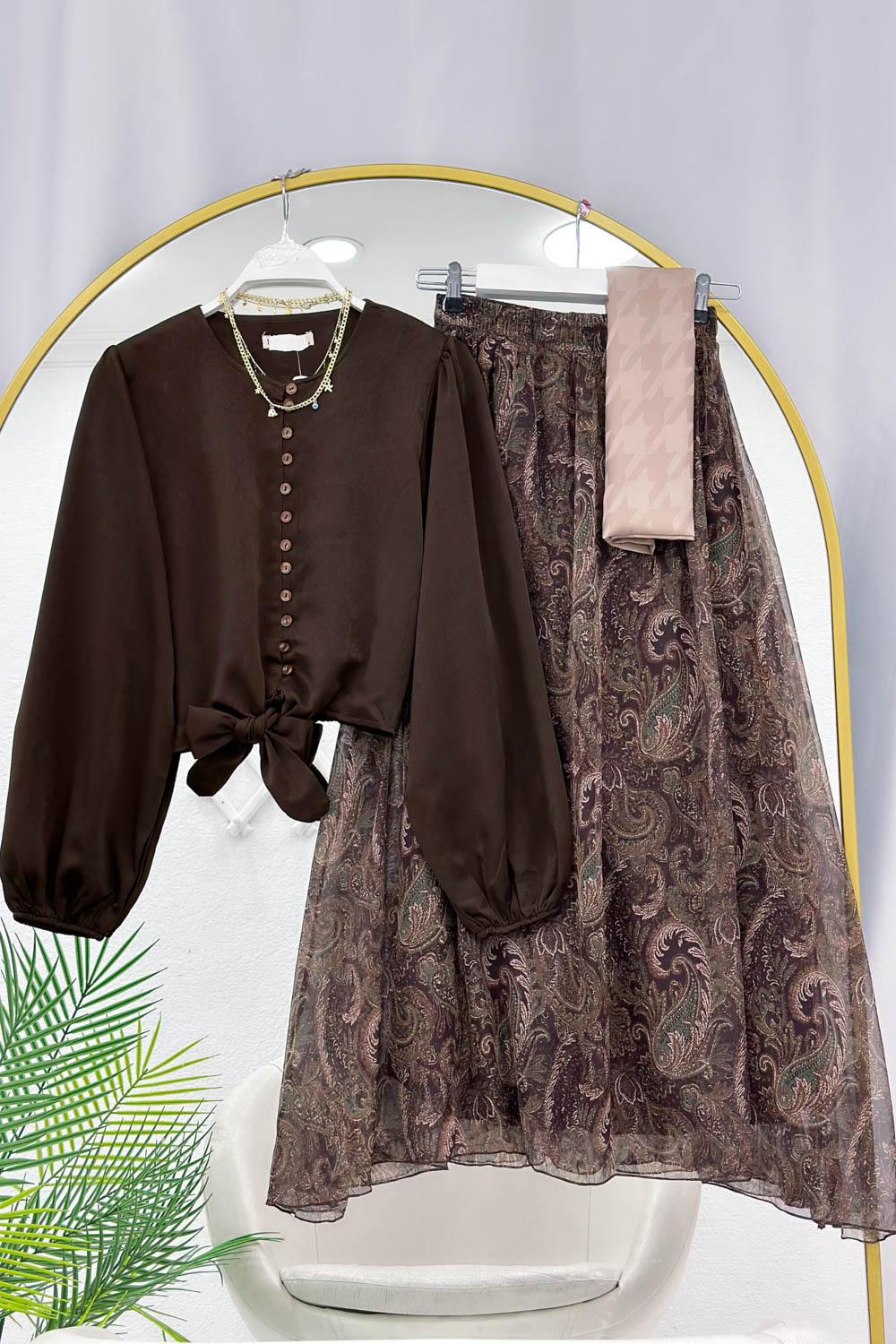 SIRA DÜĞMELİ GÖMLEK ETEKLİ TAKIM