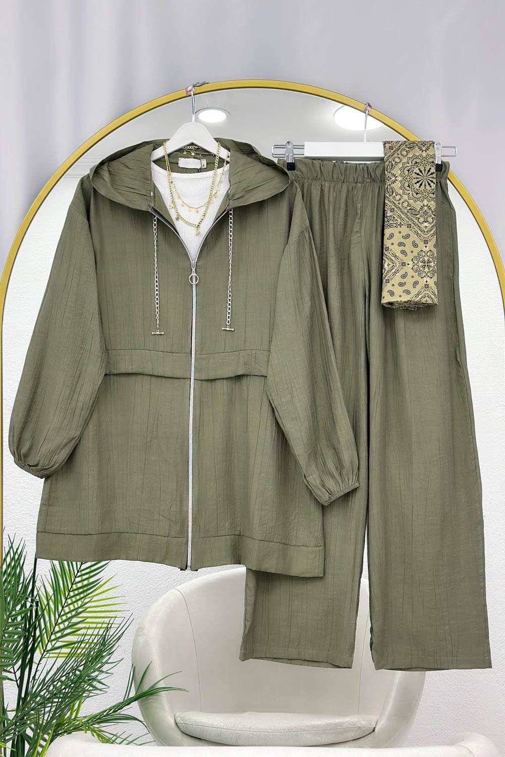 YAKASI ZİNCİR DETAYLI KRINKIL KADIN TAKIM