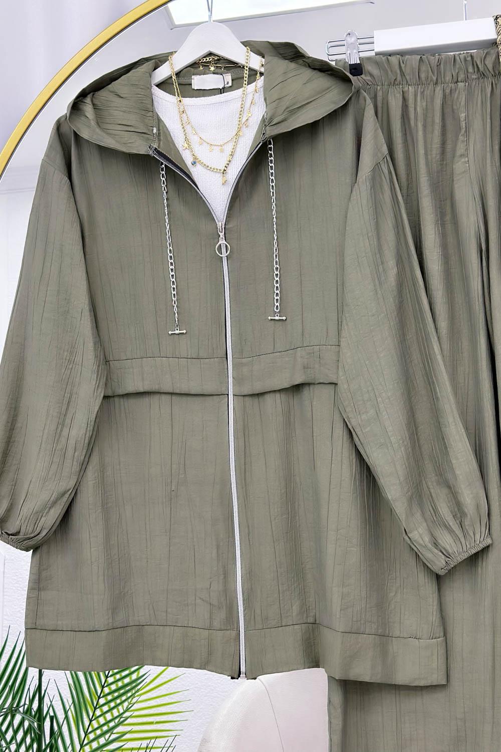 YAKASI ZİNCİR DETAYLI KRINKIL KADIN TAKIM