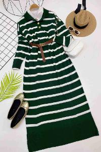 ÇİZGİLİ GOLD DÜGMELİ ELBİSE