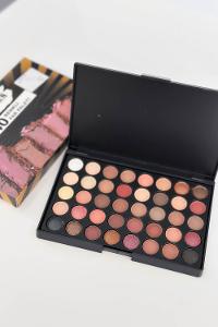 MÜJGAN 40 RENKLİ FAR PALETİ