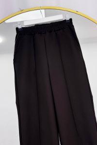 ÖNÜ DİKİŞ GEÇİŞLİ PANTOLON