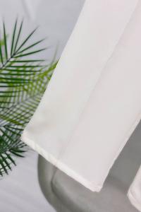 ÖNÜ DİKİŞ GEÇİŞLİ PANTOLON