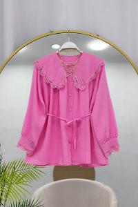 YAKASI DANTEL İŞLEMELİ GÖMLEK