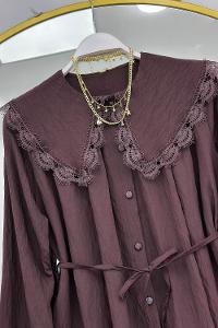 YAKASI DANTEL İŞLEMELİ GÖMLEK