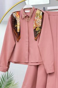 OMUZU FULAR DETAYLI ETEKLİ TAKIM