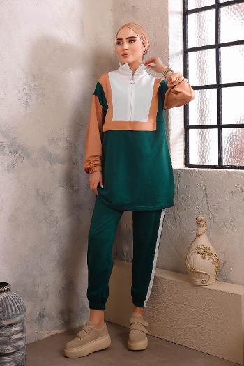 FERMUARLI DİK YAKA SPOR TAKIM