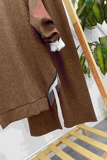 BÜRÜMCÜK YANLARI SAÇAKLI  TAKIM