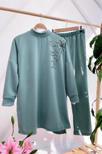 OMUZDAN BONCUK DETAYLI KREP TAKIM