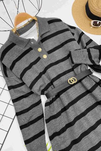 ÇİZGİLİ GOLD DÜGMELİ ELBİSE