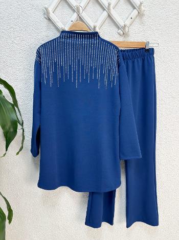 DİK YAKA TAŞLI TAKIM