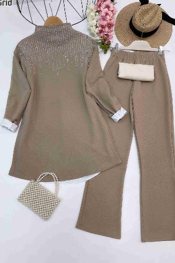 DİK YAKA TAŞLI TAKIM