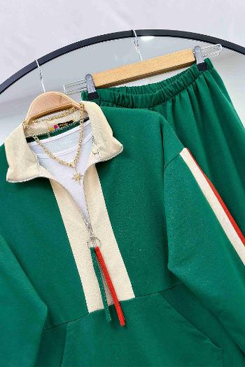 FERMUARI PÜSKÜL DETAYLI SPOR TAKIM