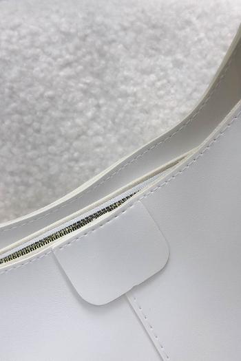 BÜYÜK BOY FULARLI KADIN ÇANTASI