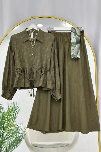 JAKARLI DESENLİ CEKET  ETEK TAKIM