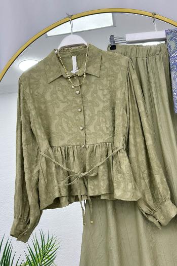 JAKARLI DESENLİ CEKET  ETEK TAKIM