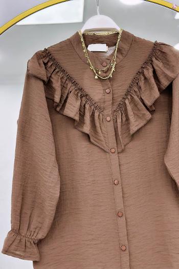 DÜĞME DETAYLI FIRFIRLI GÖMLEK