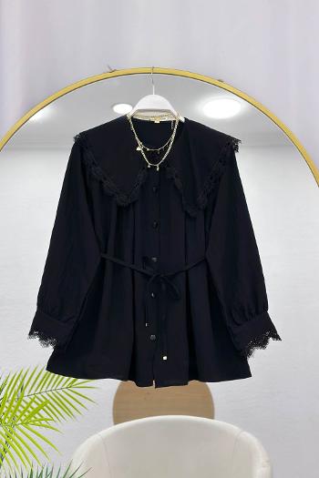 YAKASI DANTEL İŞLEMELİ GÖMLEK