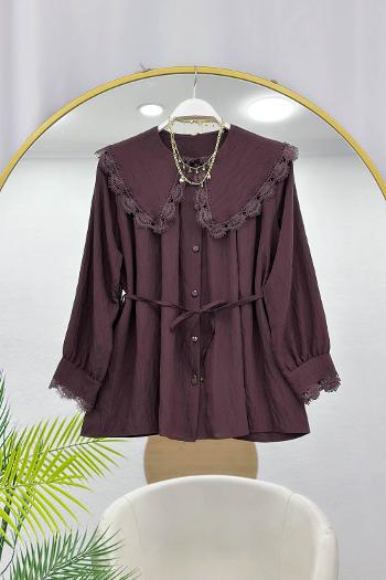 YAKASI DANTEL İŞLEMELİ GÖMLEK