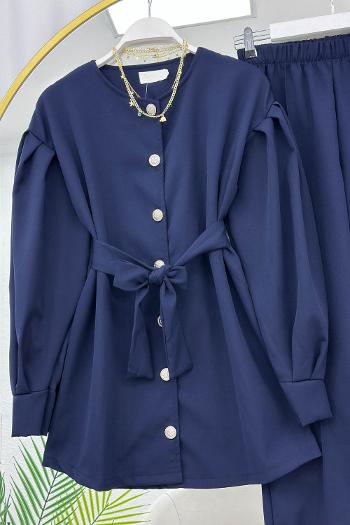 ÖNÜ DÜĞMELİ KUŞAKLI KREP TAKIM