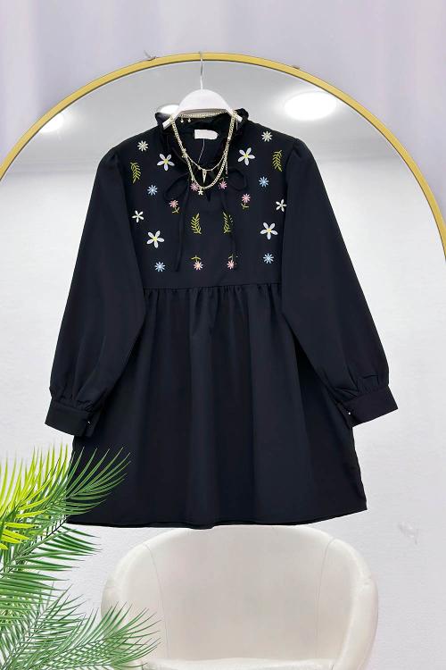 ÇİÇEK NAKIŞLI TUNİK